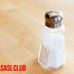¿Qué pasa si comes mucha sal? Consecuencias de los excesos
